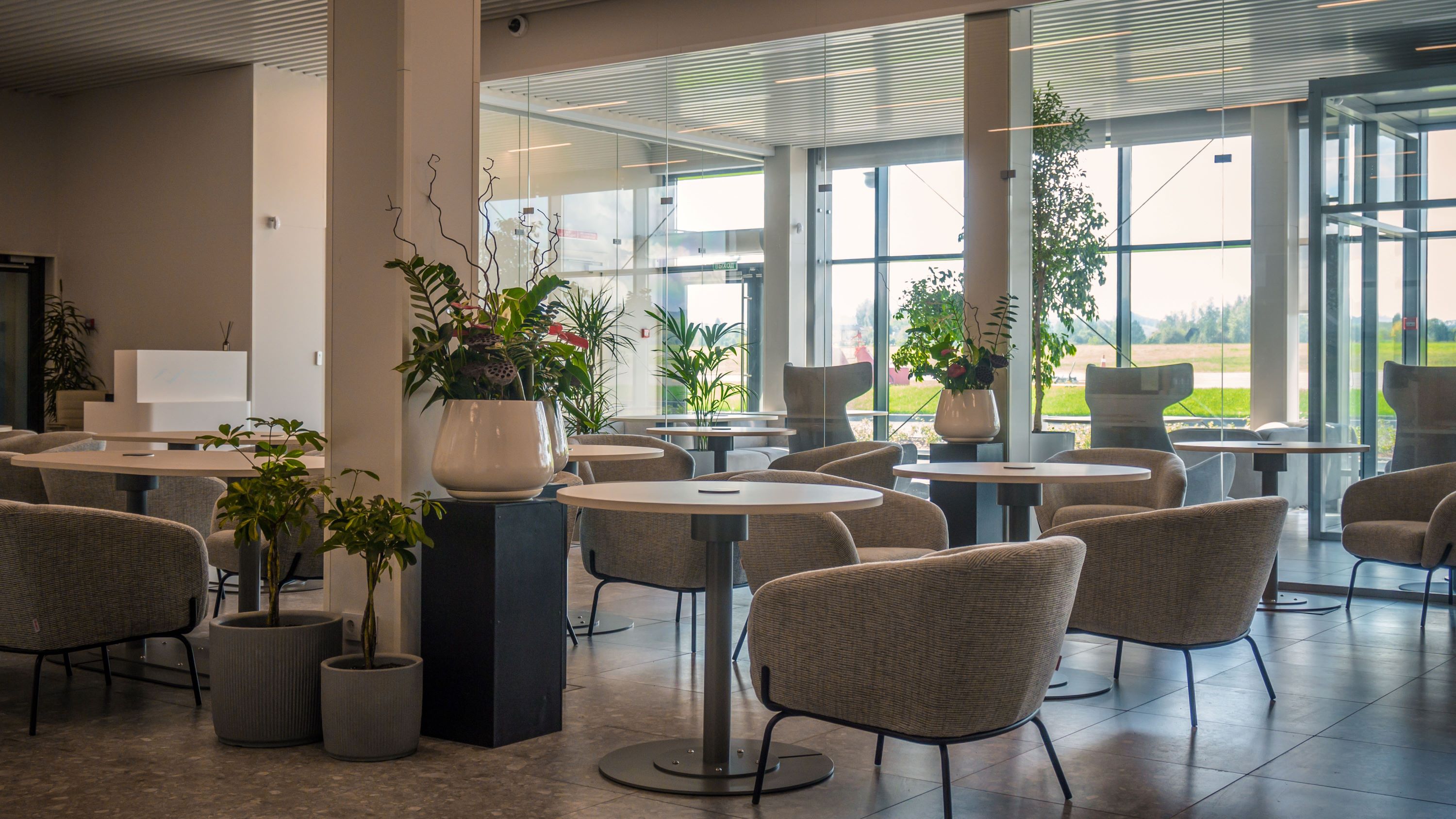 100 посадочных мест и&nbsp;высокоскоростной интернет